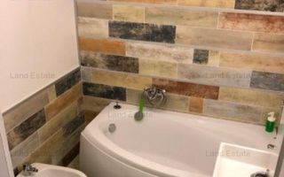 APARTAMENT CU 3 CAMERE - Poză 1