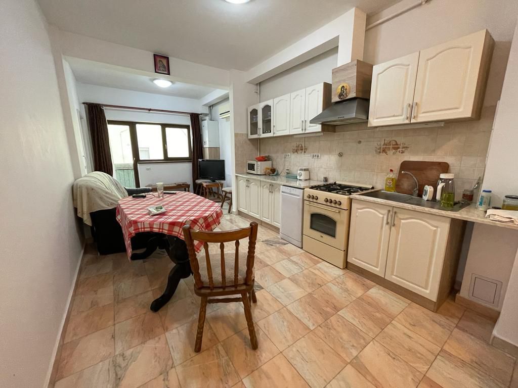 Apartament 3 camere, Dumbravita, str. Venetia. - Poză 1