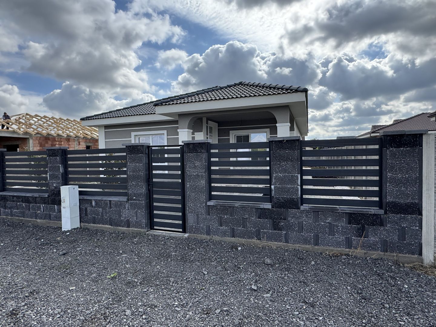 Casa Individuala Parter Sanmihaiu Roman,4 Camere,2 Bai,Proiect Modern - Poză 5