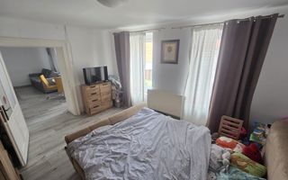 Apartament 3 camere curte privata zona Centrala - Poză 3