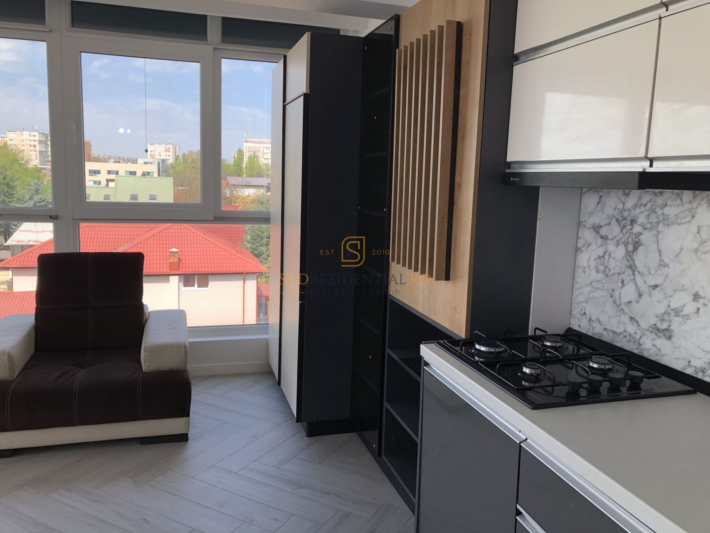 Apartament 3 camere, terasa 60 mp, 2 bai, parcare subterana inclusa - Poză 2