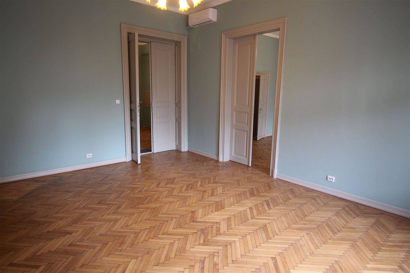 Spatiu de birouri in cladire istorica - Poză 8