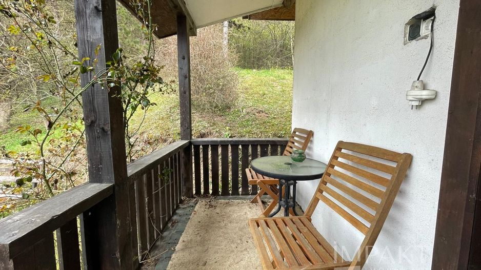 Cabana din lemn cu panorama superba asupra Florestiului - Poză 13