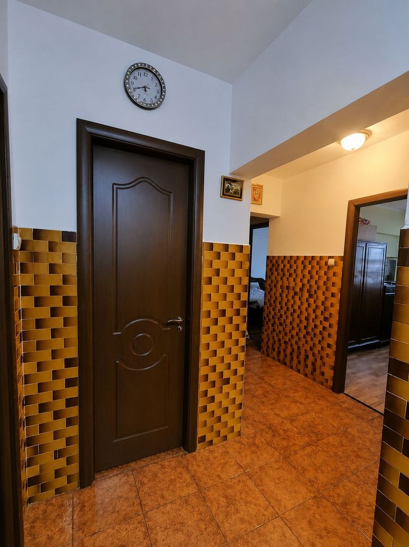 Apartament 3 camere, etaj 1,Bd Timisoara - Poză 2