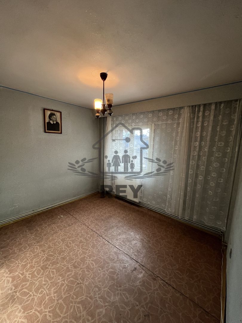 Apartament 4 camere decomandate 4 balcoane etaj 1 Str. Bâlea/Sibiu - Poză 5