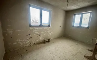 Casă individuală pe un nivel cu vedere panoramică spre munte - Poză 11