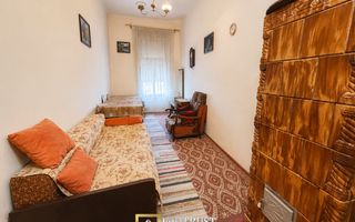 Apartament ultracentral de vânzare - 4 boxe incluse + acoperiș nou - Poză 3