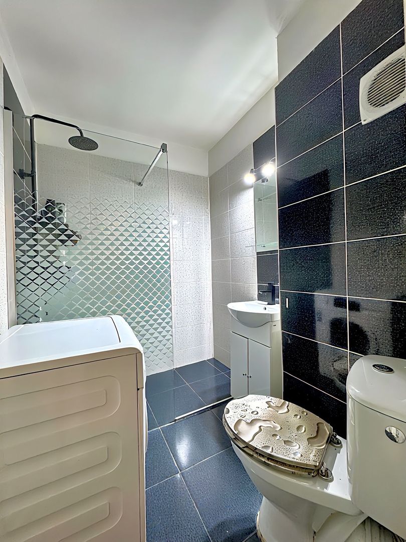 Titan - Costin Georgian Metrou 3 minute Garsoniera Comision 0 - Poză 8