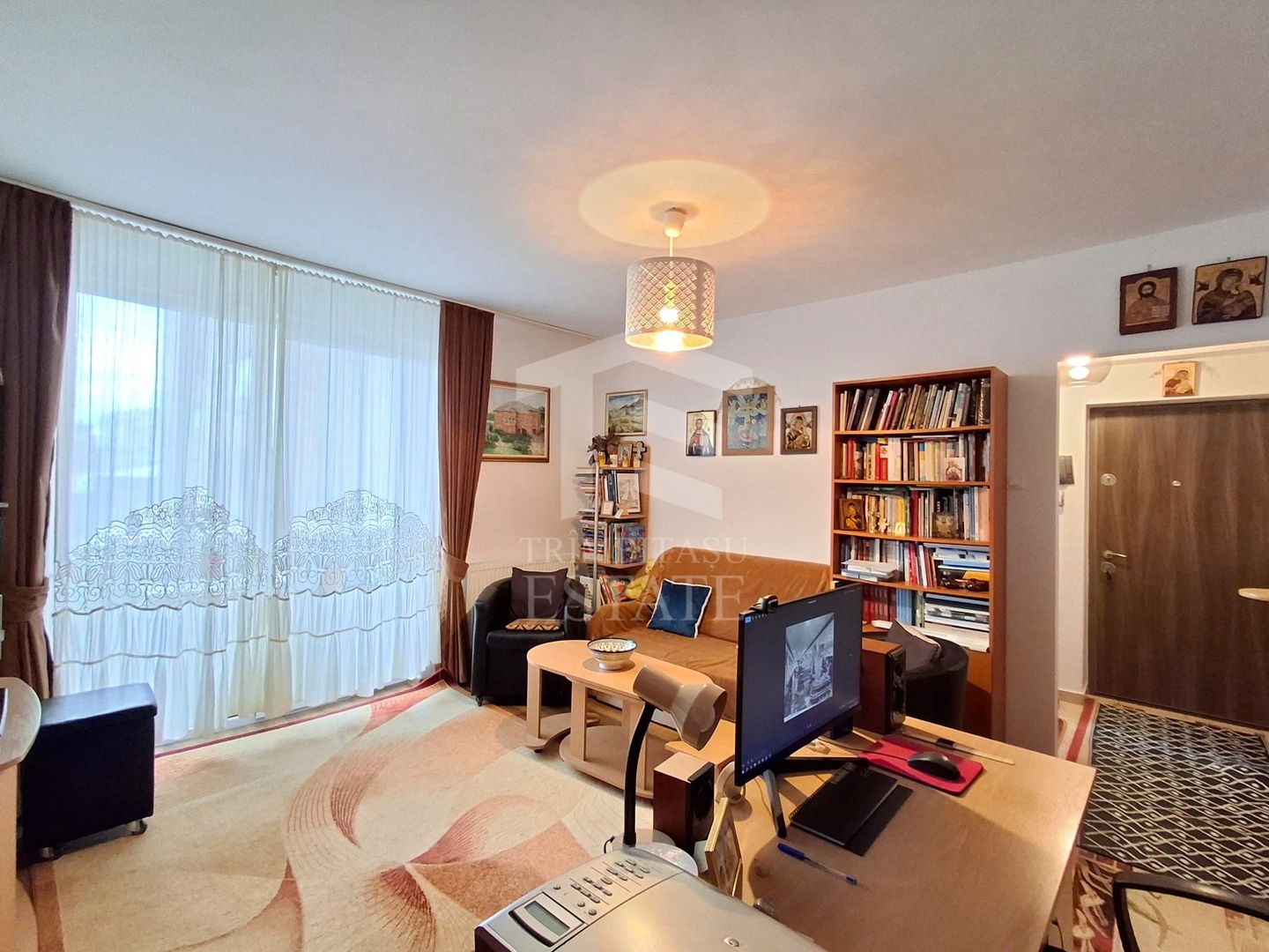 De Vanzare Apartament 2 Camere  zona Magheru - Poză 2