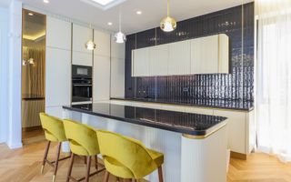 Vila in ansamblu exclusivist cu finisaje si dotări premium - Poză 5