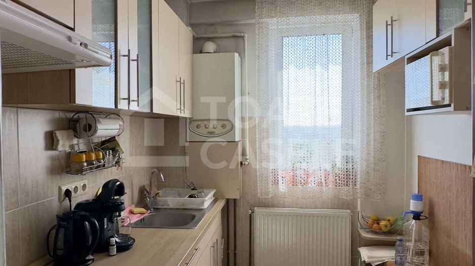 Vând apartament cu 2 camere, zona Mercur - Poză 6