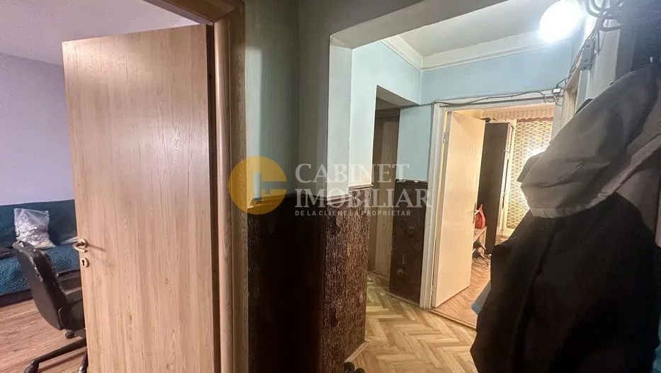 4 Camere Decomandat  - Etaj 1 - Zona Galata/ Biserica Galbena - Poză 4