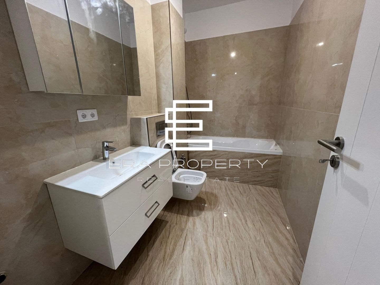 Apartament 3 camere, 71 mp, boxa - Selimbar - Poză 7
