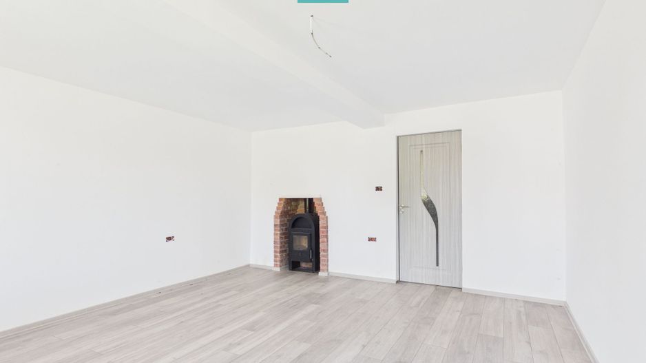 Casă renovată cu 3 camere în Battonya - Poză 11
