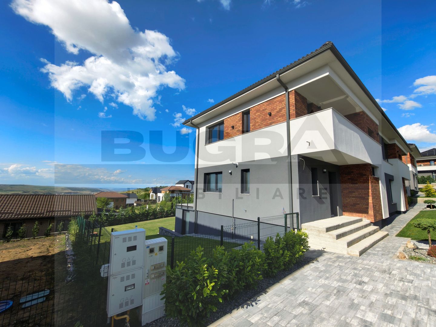 Casa de inchiriat, ansamblu privat, Dezmir - Poză 2