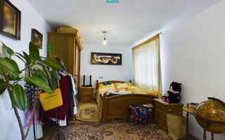 Casa modesta, 2500 mp teren, Domnesti - Poză 3