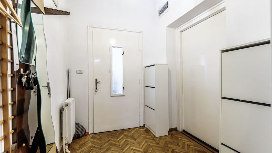 Apartament la casă, zonă centrală - Poză 9