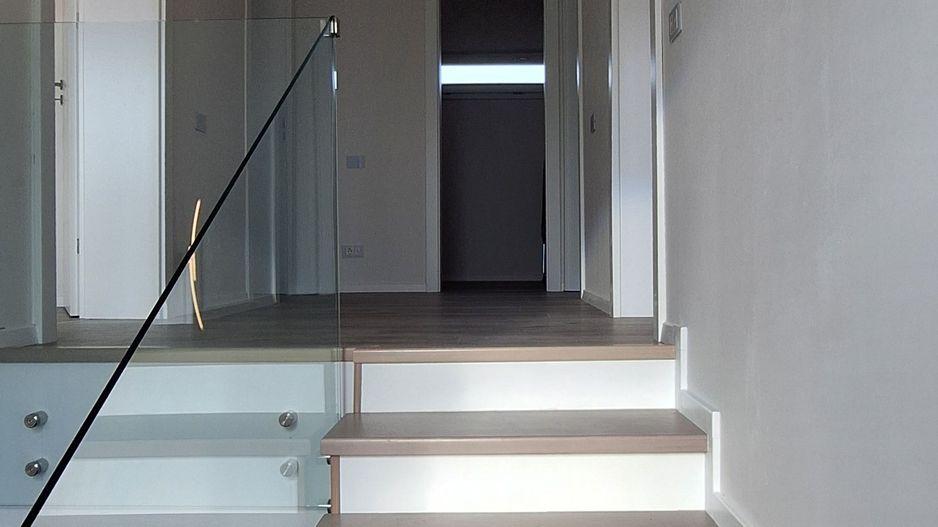 Duplex superb despartit prin garaj - Poză 7