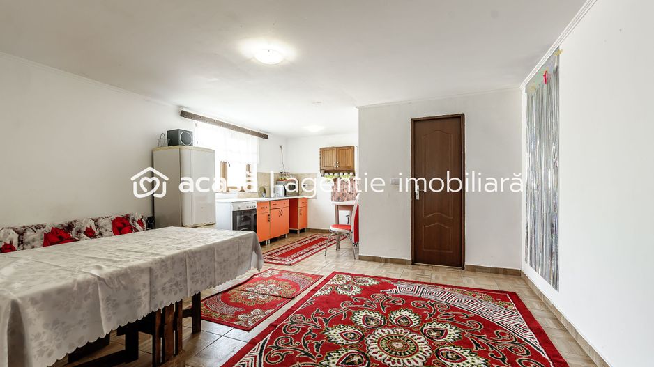 Casă cu 2 corpuri de clădire în Pecica, Arad. - Poză 17