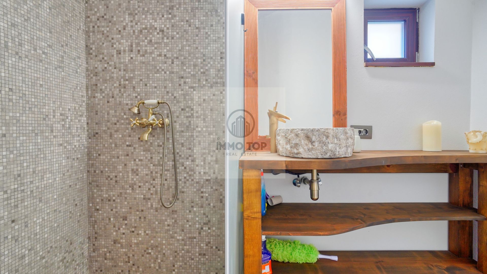 Închiriez casă în Centrul Brasovului/ curte privata - Poză 15