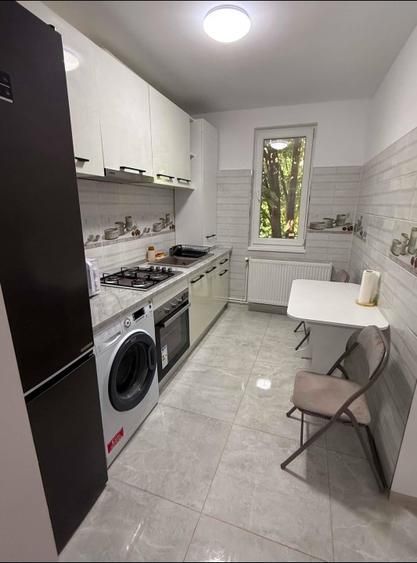 De închiriat apartament cu 2 camere în Micro 17, etaj 2, 450 euro - Poză 4