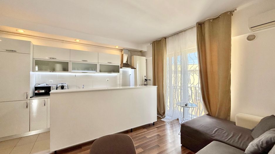 COSMOPOLIS - Apartament cu 3 camere, mobilat si utilat. - Poză 2