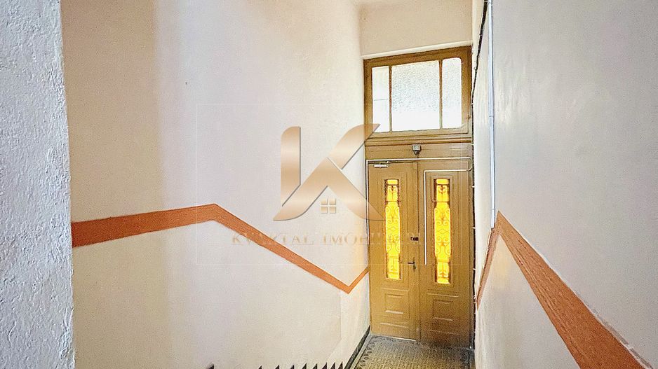 Apartament deosebit cu istorie,  2 camere Palatul Bohus (Centru). - Poză 8