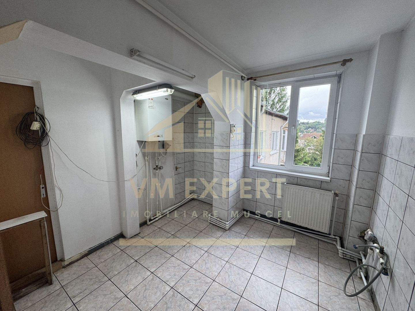 APARTAMENT 3 CAMERE ETAJ 4 CAMPULUNG VISOI - Poză 18