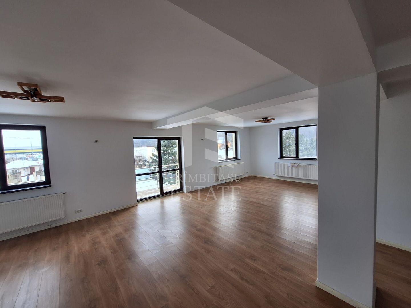 Spatiu Comercial Stradal P+Etaj - 440 Utili - Teren 765 mp - Parcare - Poză 3