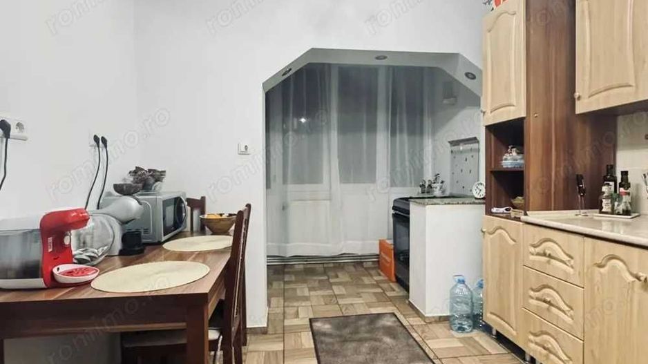 Apartament  3 camere zona Lunei - Poză 2