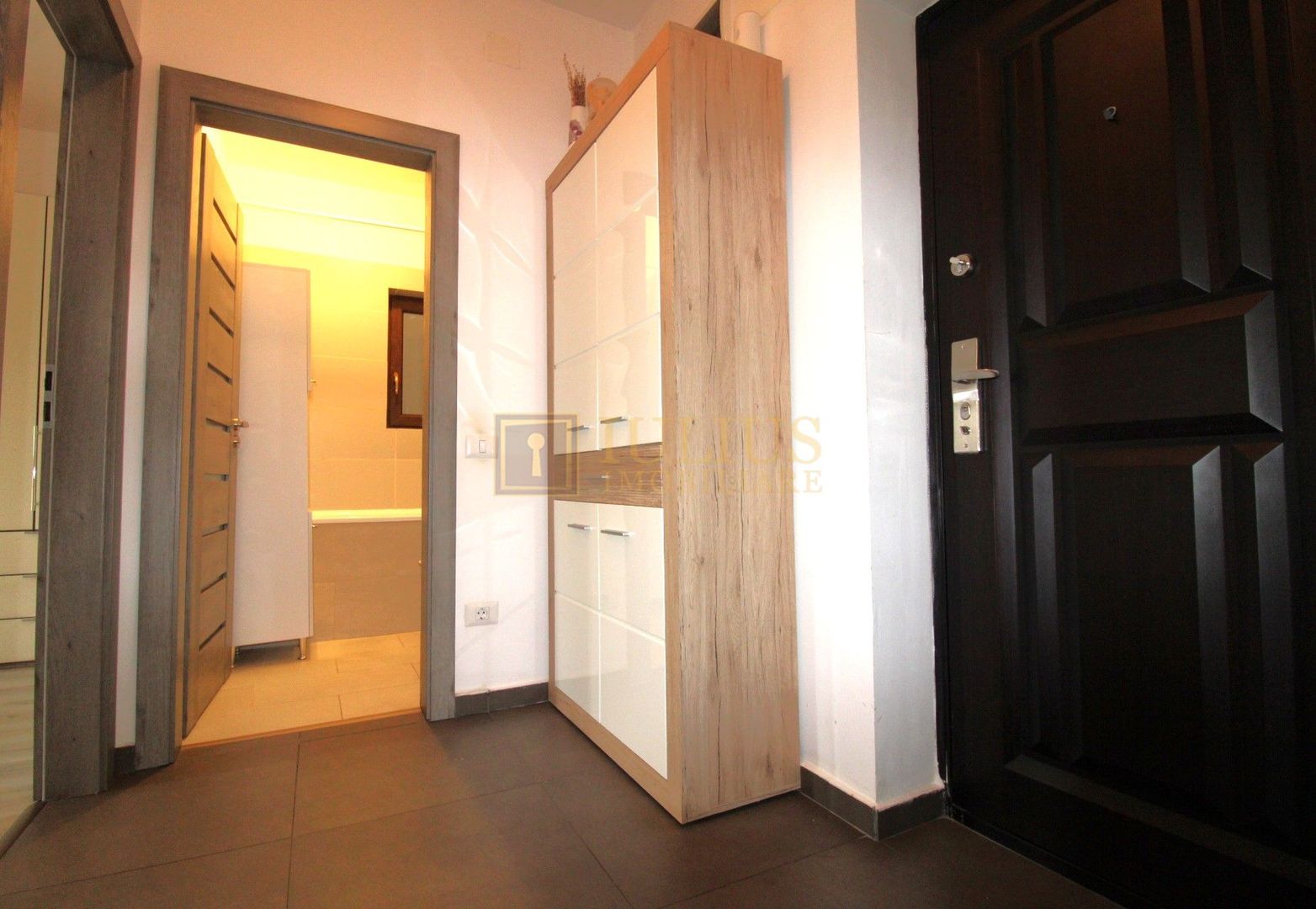 Bloc nou, centrala proprie, lângă restaurant Tinecz - Poză 10