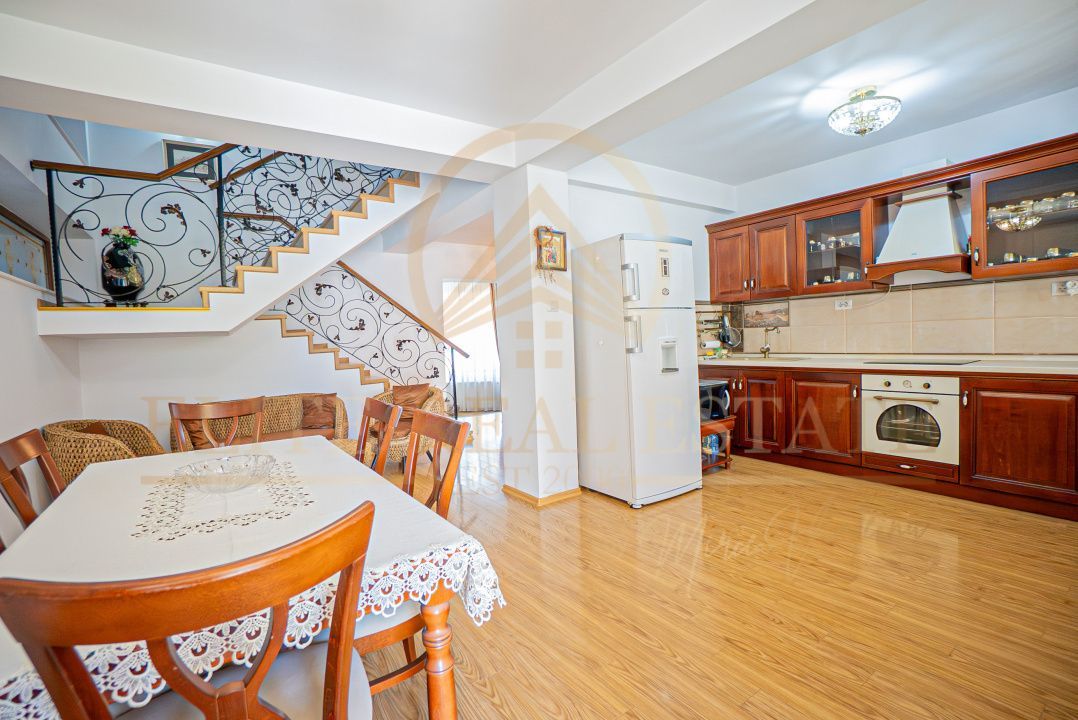 Ovidiu Sud - Zona premium - Vila impozanta, curte mare, garaj, terasa! - Poză 25