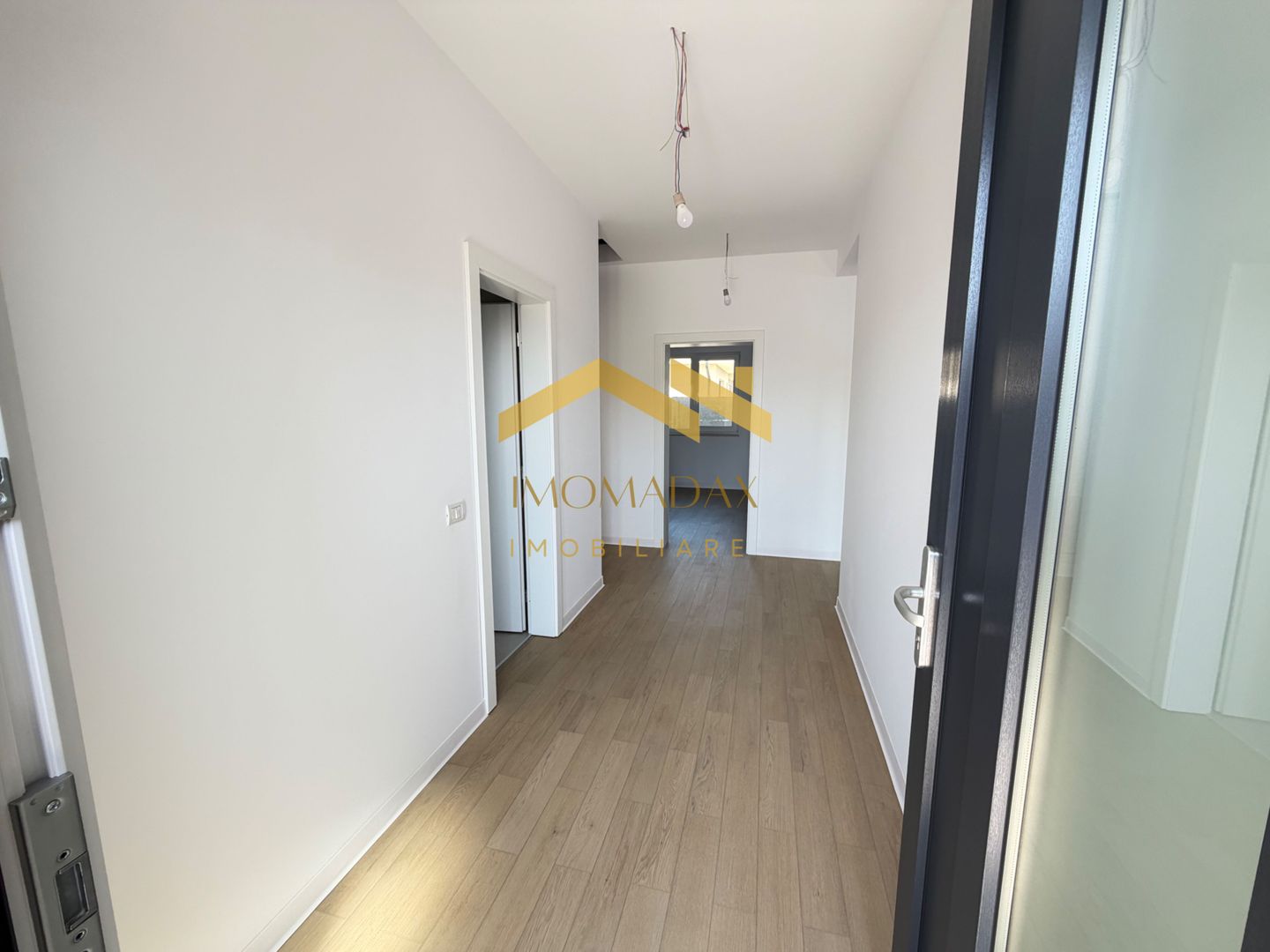 -Casa individuală -4 camere -2 băi - - Poză 4
