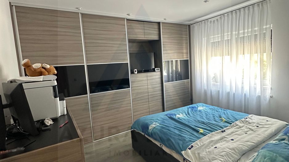 Apartament 3 camere 83 mp utili curte si 2 locuri parcare in Selimbar - Poză 6