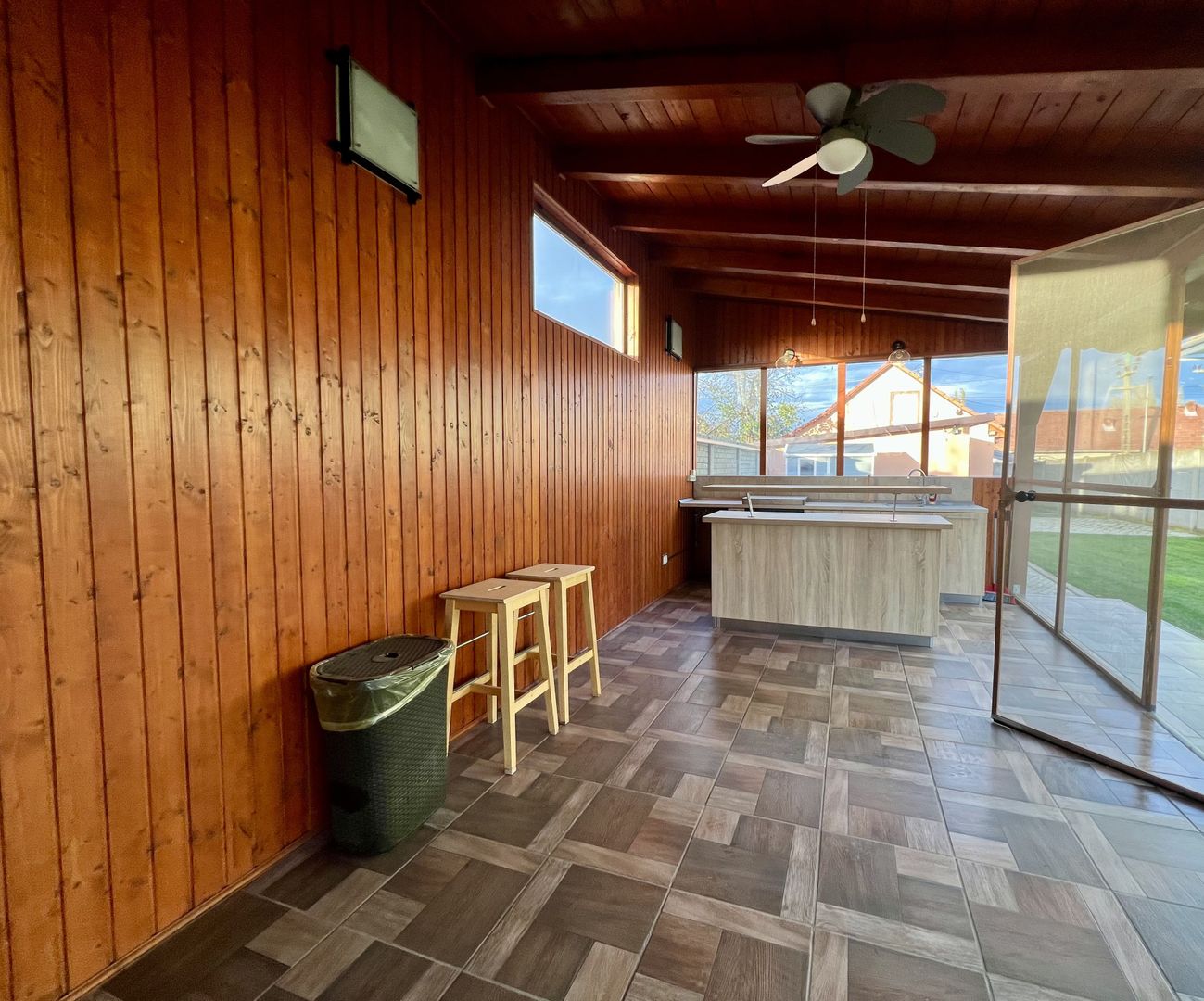 CASA CU TEREN GENEROS - Poză 16