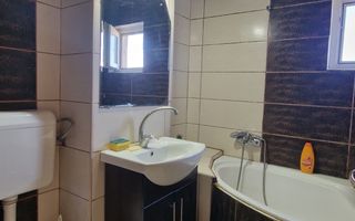 Apartament cu 3 camere de vanzare | Zona Nufarul | Oradea | - Poză 3
