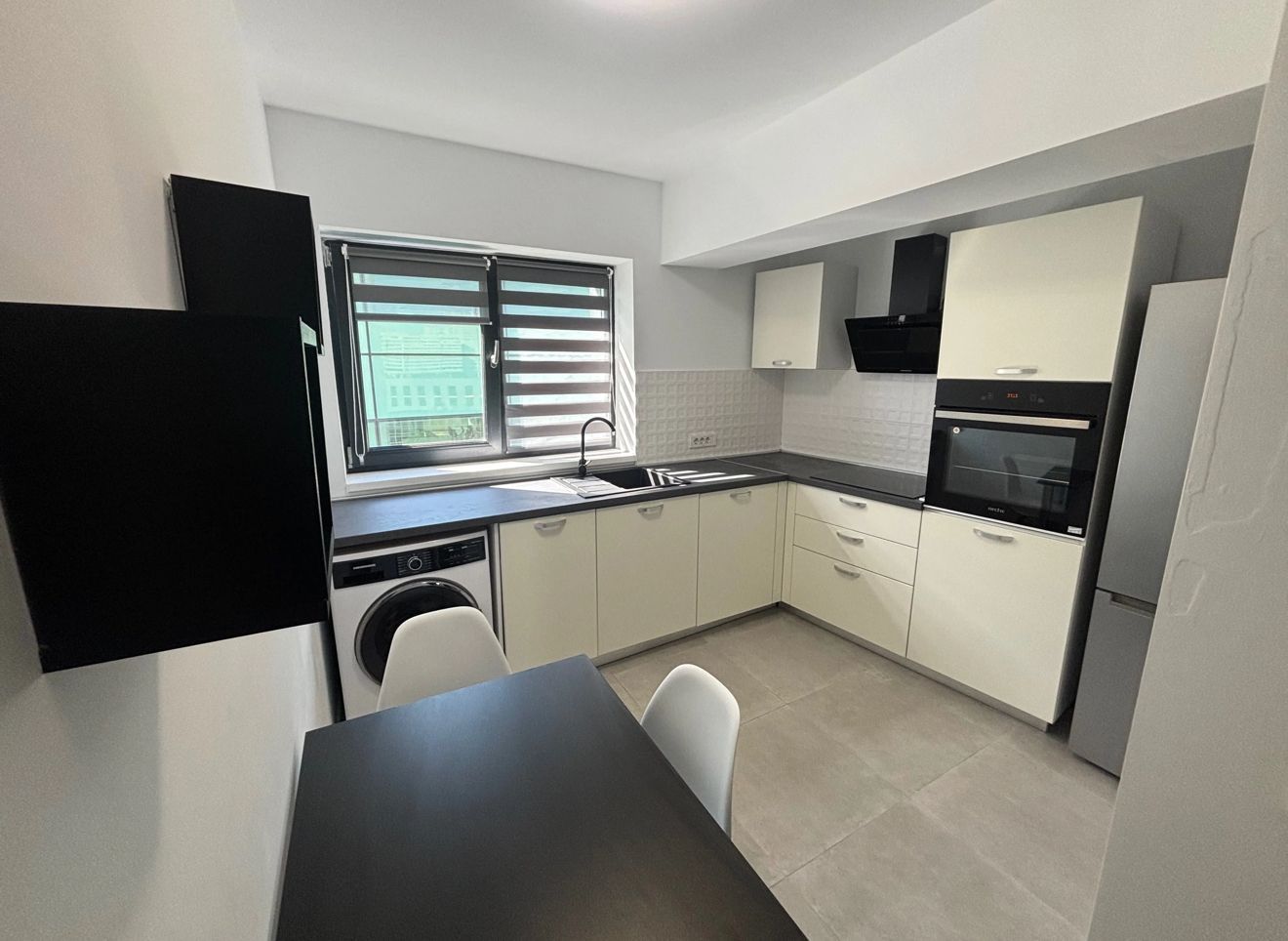 STUDIO AVRIG RESIDENCE, PARCARE SUBTERANA, MASINA DE SPALAT VASE - Poză 7