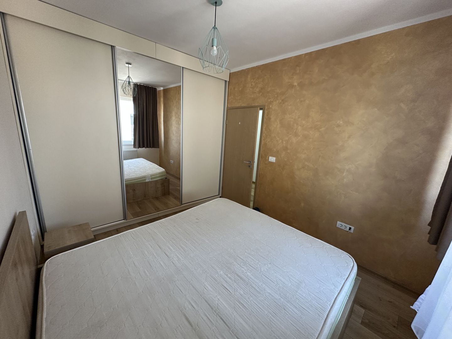 APARTAMENT DEOSEBIT - Poză 11