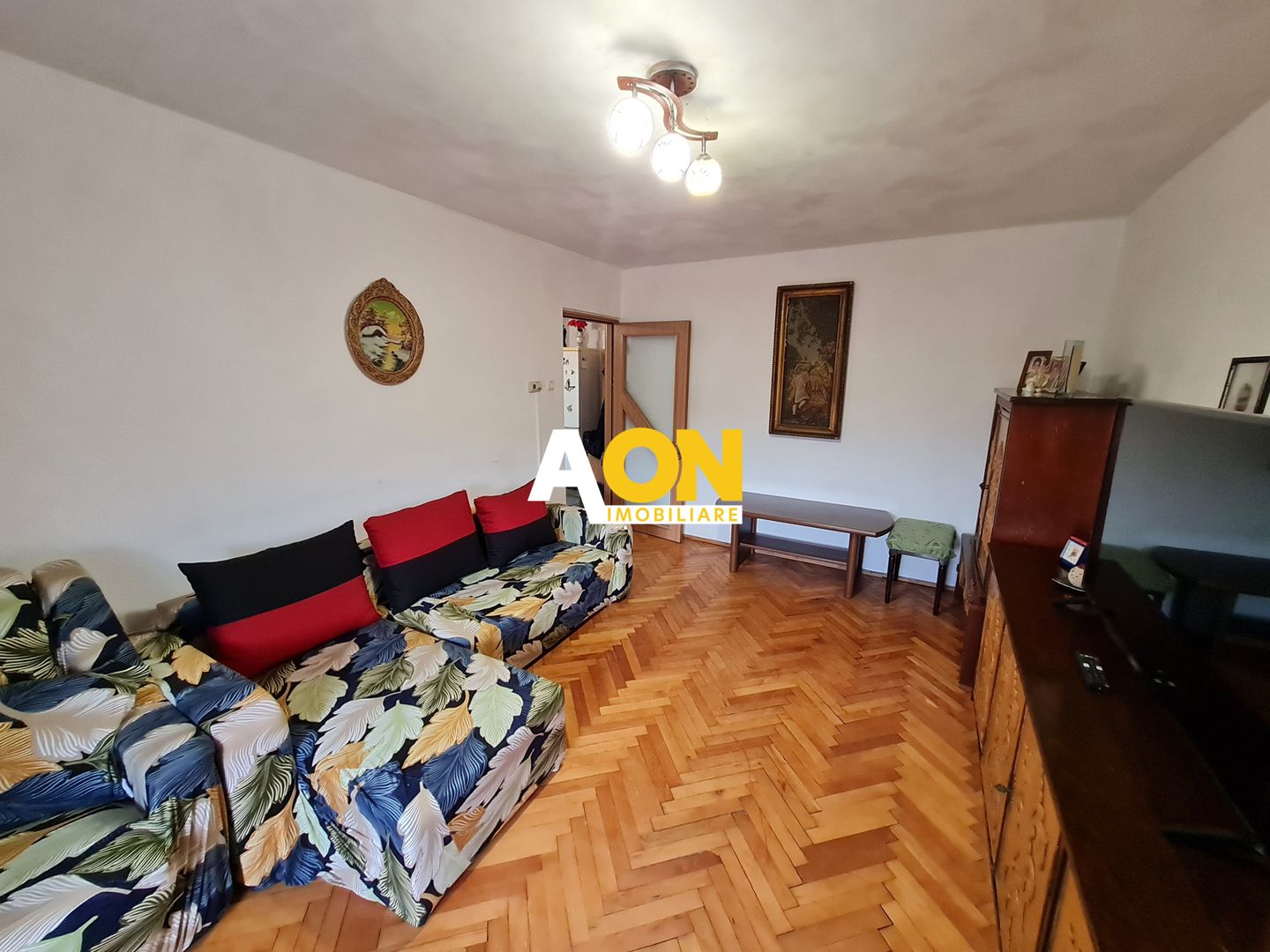 Apartament 3 camere, Decomandat, 69 mp, Zona Cetate - Poză 2