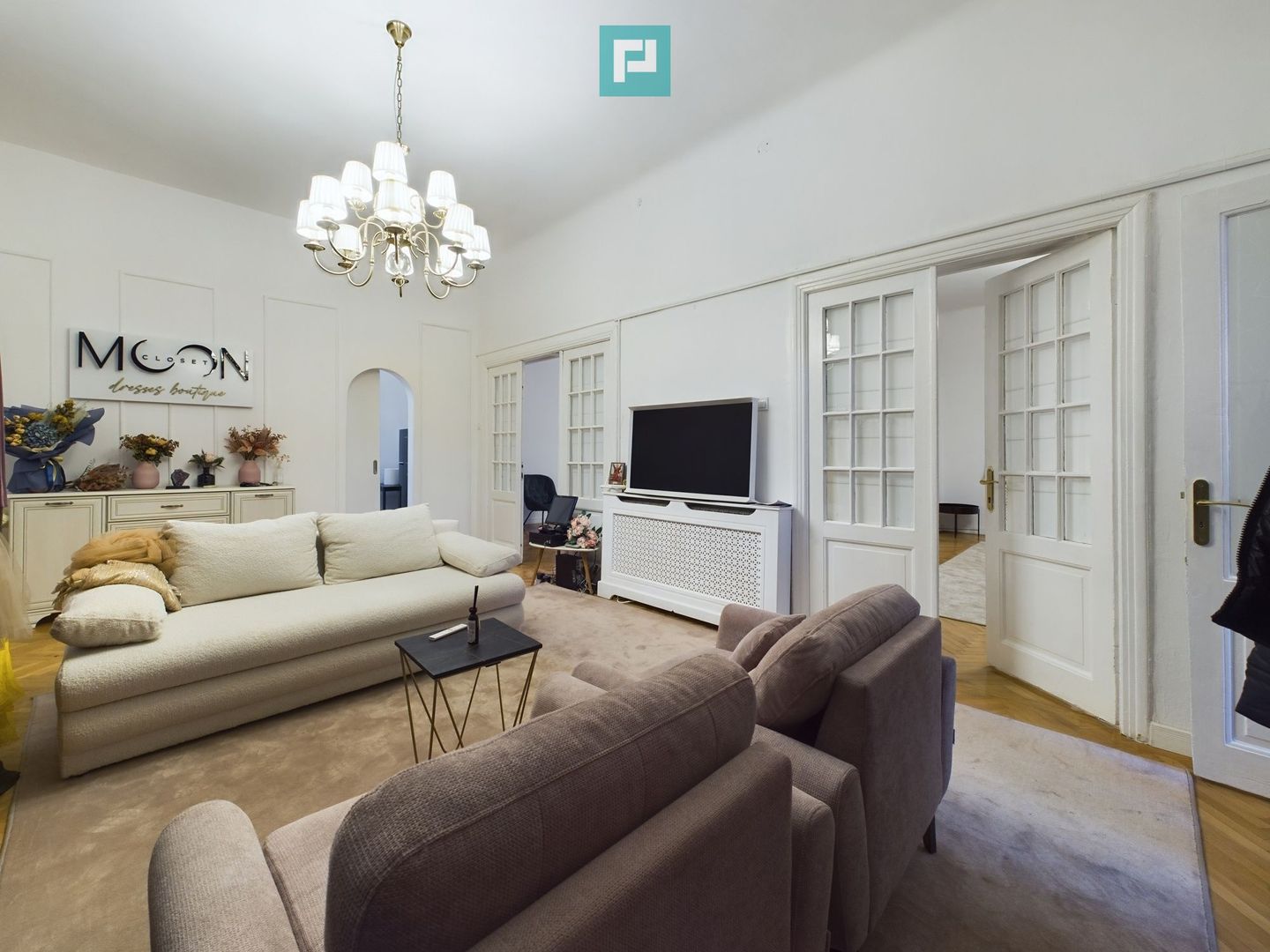 Apartament Central Renovat – Spațiu Generos la Piața Unirii - Poză 1