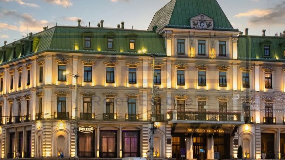 Piata Unirii- Spatiu comercial  stradal - Horeca / Medical / Comerț - Poză 1