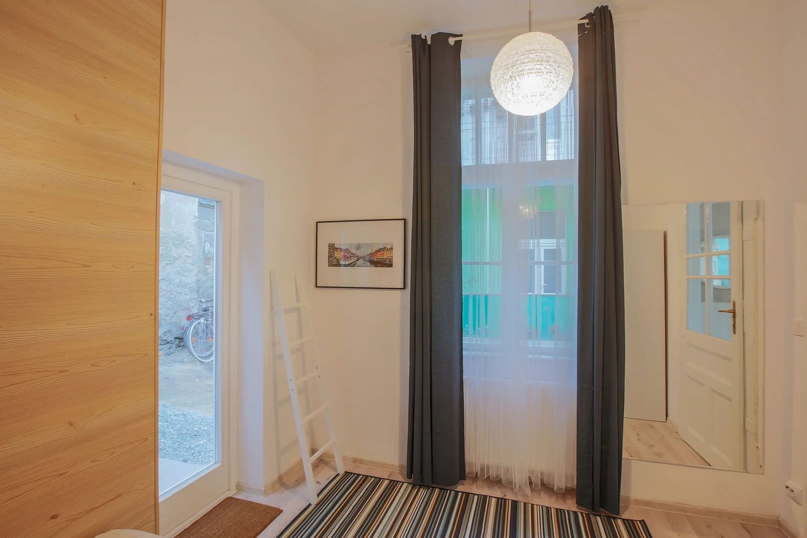 Chirie, apartament 2 dormitoare, central 550 E/lună (neg). Comision 0. - Poză 6