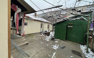 Casa cu 2 spatii comerciale si 2 apartamente | zona Lipovei - Poză 2