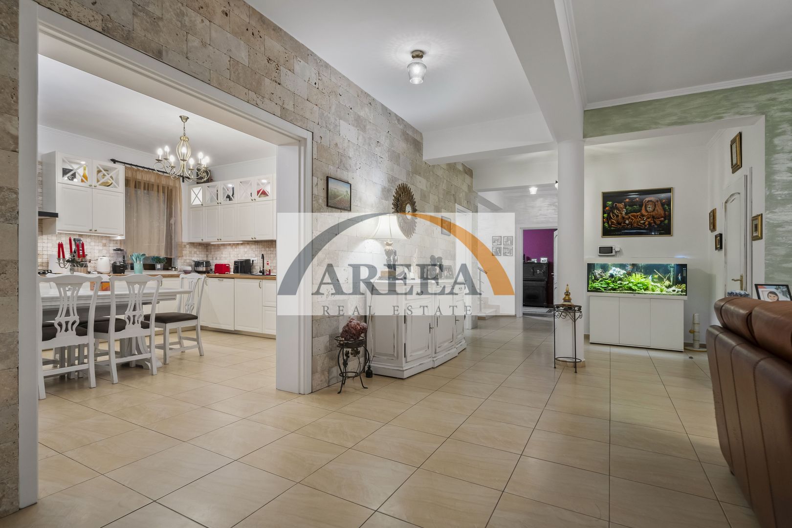 Vilă de închiriat în Pipera – Drumul Negru, ideal familie, curte mare - Poză 9