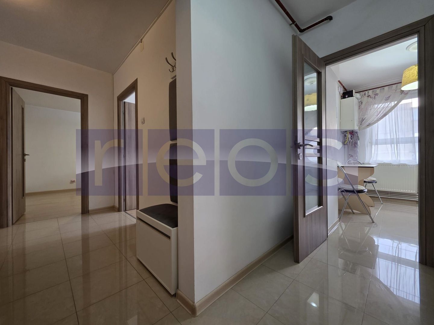 VANZARE -2 CAMERE -DECOMANDAT -PARCARE -CENTRALA PROPRIE - Poză 7