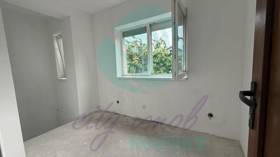 Casa receptionata in 2025 singura in curte - Poză 12