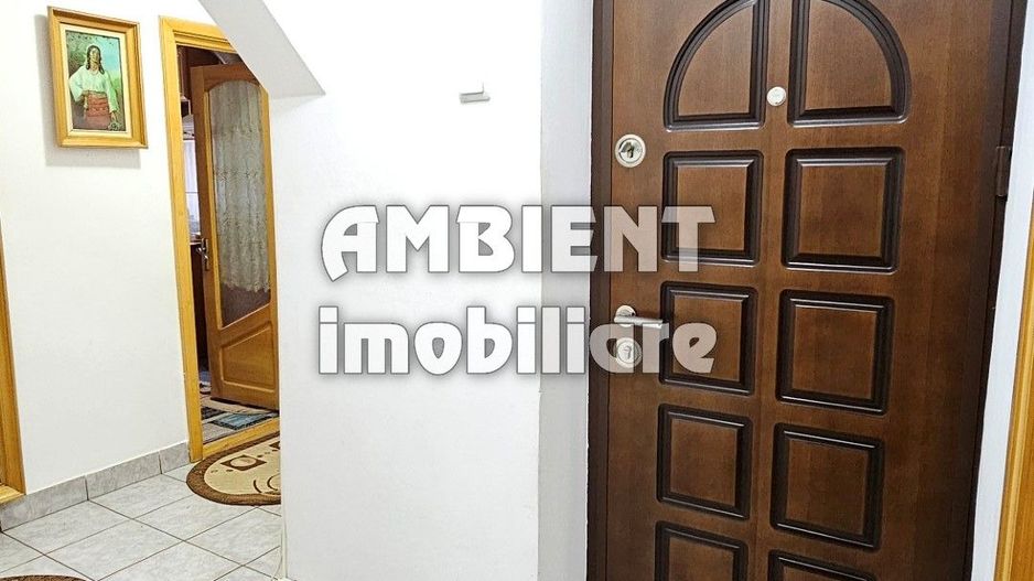 Apartament cu 3 camere, etaj 1, zona ANA IPATESCU; - Poză 3