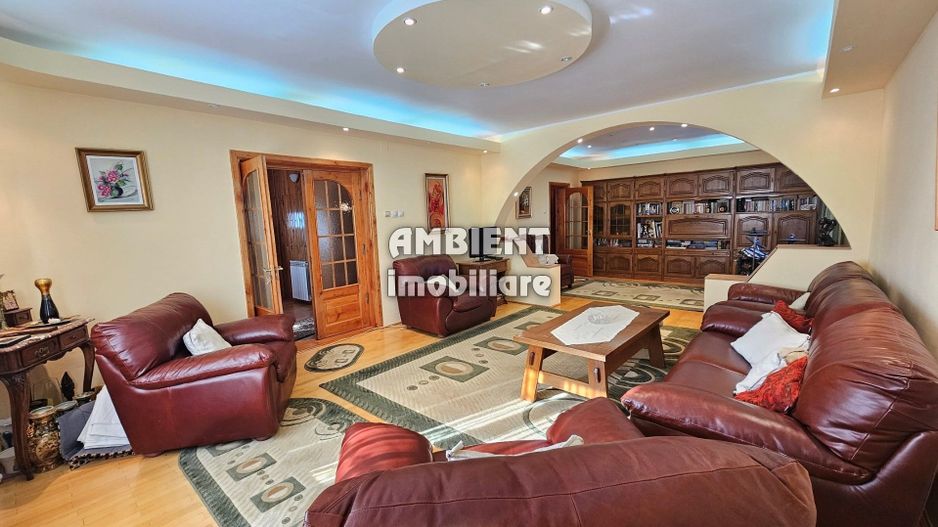 VILĂ P+1E, teren 2.200 mp, zona CASTANILOR; - Poză 6