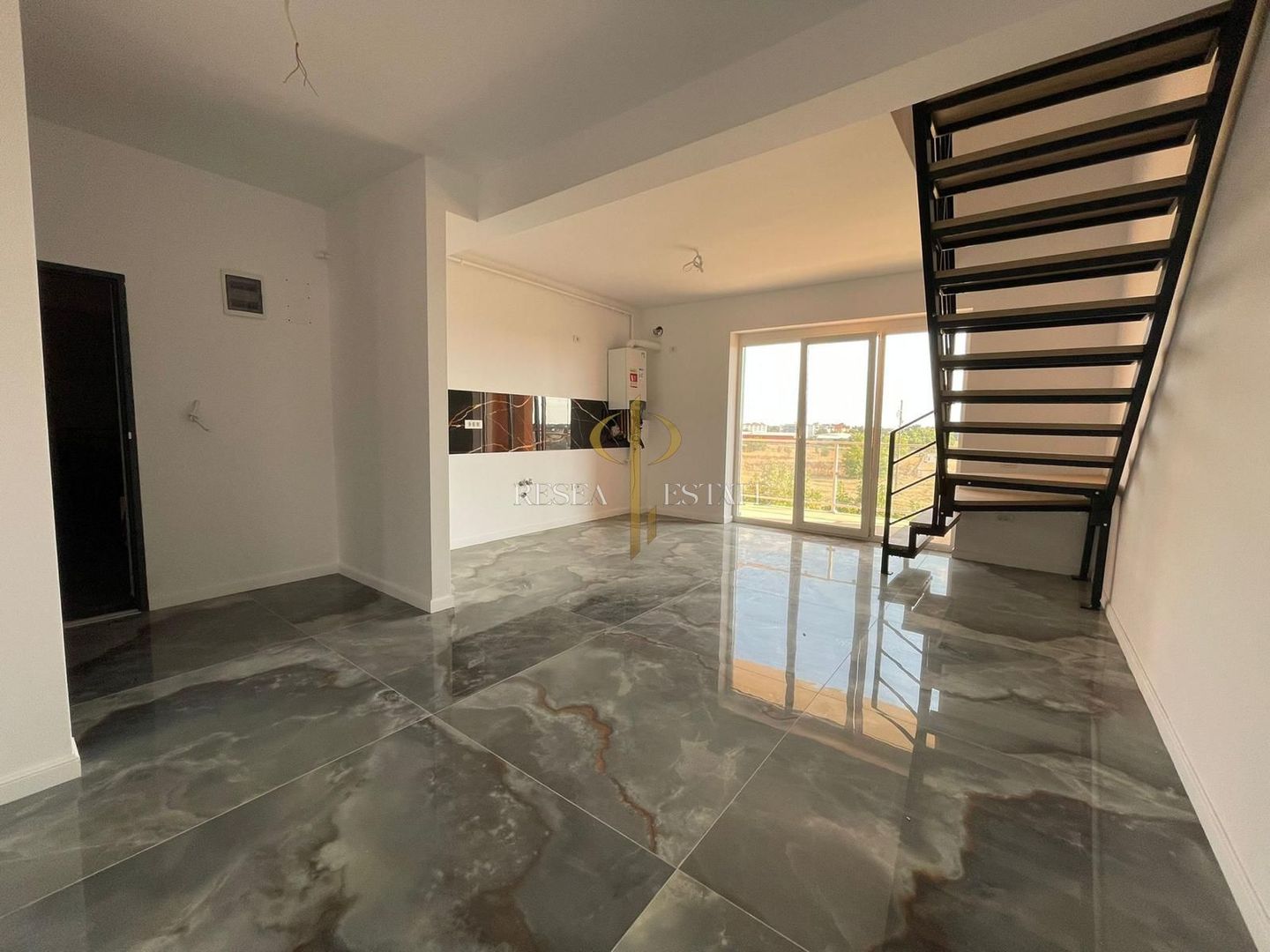 Apartament tip penthouse | 3 camere | Giroc - Poză 1