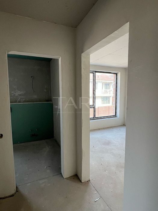 Casă Unifamilială de Vânzare într-o Zonă Rezidențială Liniștită - Poză 2